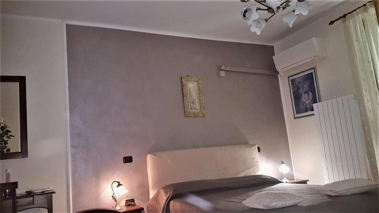 Elisa House Bed and Breakfast Foligno Exteriör bild