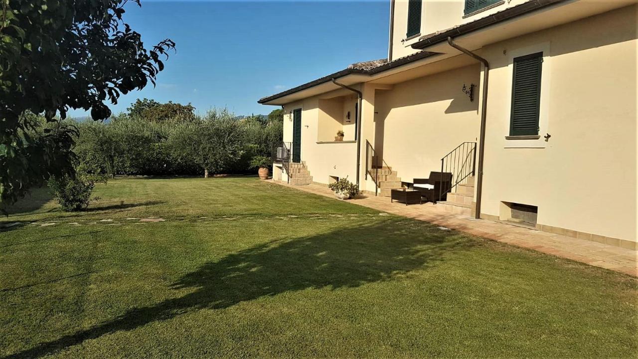 Elisa House Bed and Breakfast Foligno Exteriör bild